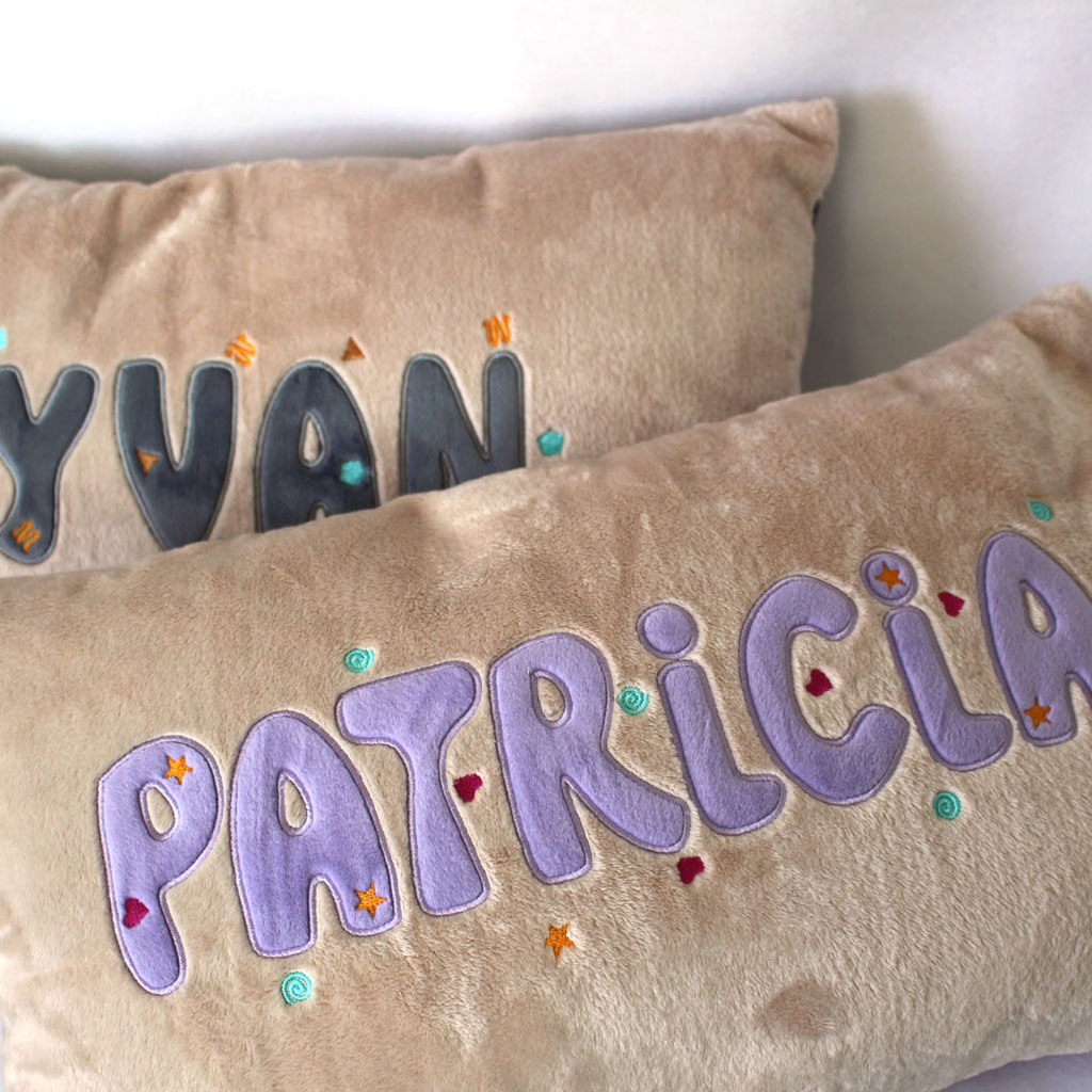 Housse de coussin prénom appliqué – Image 9