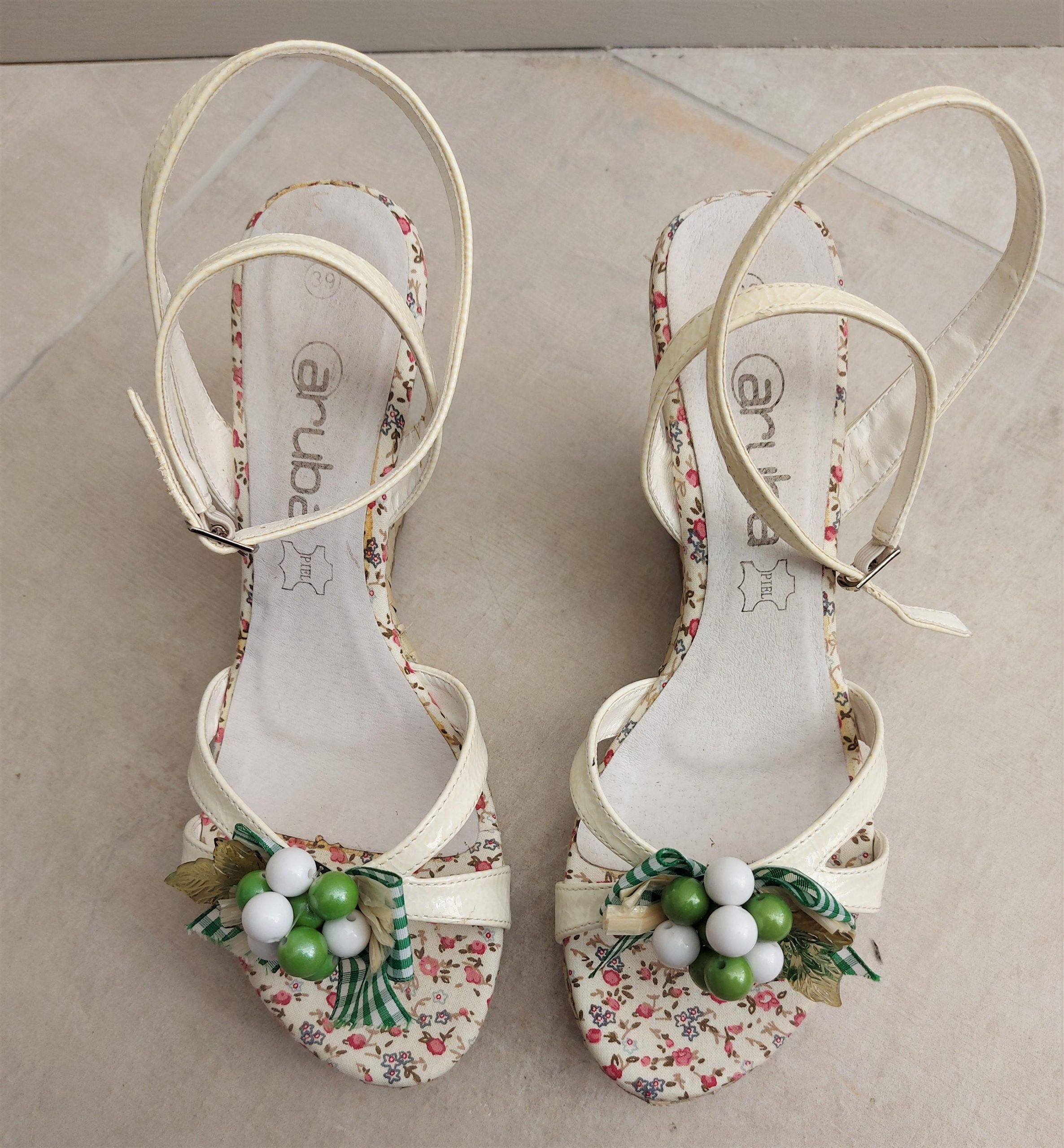Chaussures compensées vintage – Image 3
