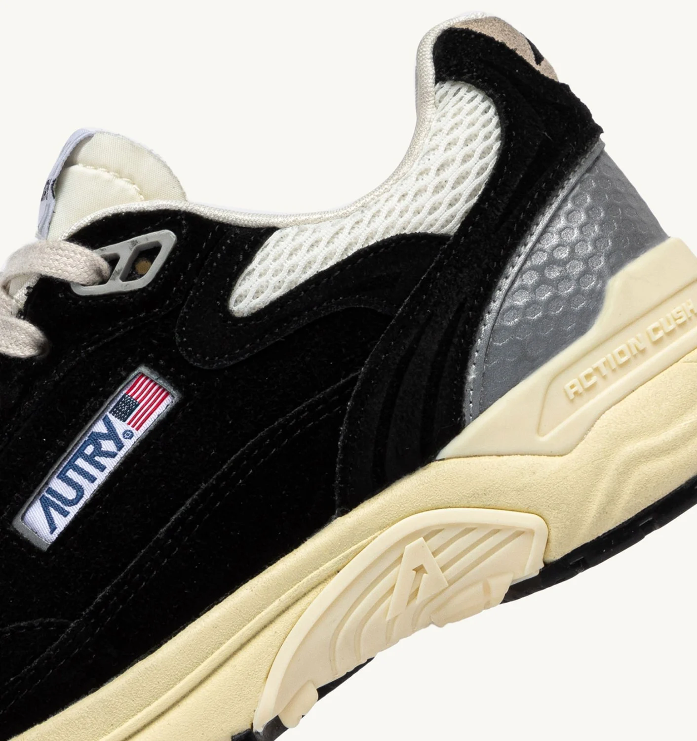 BASKETS HYPERWAY EN MESH ET EN DAIM NOIR ET ARGENT AUTRY – Image 6